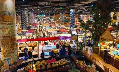 Tayland, Bangkok-FEB 10, 2026-Icon Siyam Gıda Merkezi, ICONIC Alışveriş, Yemek ve Kültür Küresel Deneyimi.