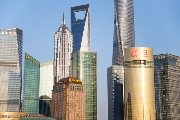Pudongs skyskrapor i Shanghai, China — Stockfoto