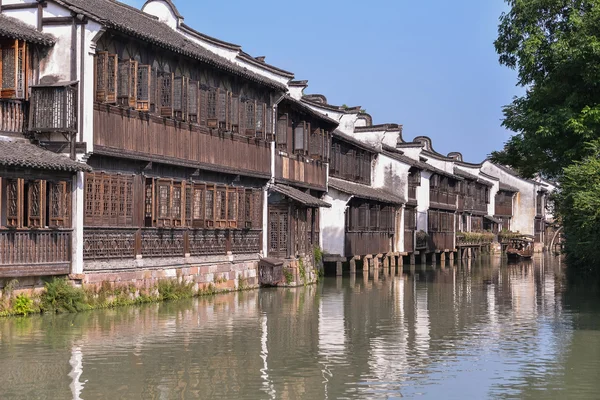 WUZHEN, CHINA, SEP 27, 2015: Old water town on September 27, 2015. Wuzhen Suzhou Jiangsu China Wuzhen Suzhou Jiangsu China is a major city in the southeast of Jiangsu Province in Eastern China — Φωτογραφία Αρχείου