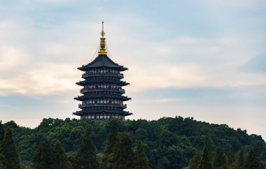 Batı Gölü 'nün tapınağı veya Lei Feng Ta, Hangzhou, Zhe Jiang, Çin