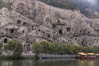 Longmen mağarasını Çin