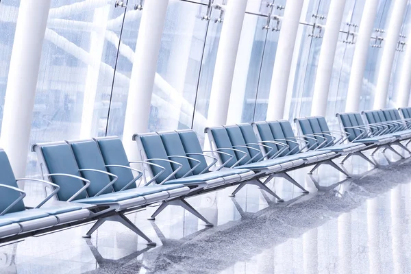 Row of chairs at airport — Stock Photo, Image