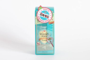 Rusya, Rostov-on-Don, 05.07.2018 Kore kozmetik ürünleri, Etude House Wonder Pore, beyaz arka planda izole edilmiş..