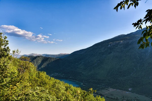 Hdr Outdoor Landschaftsaufnahmen Von Felsigen Bergen — Stockfoto