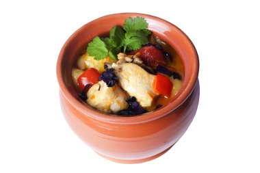 patates ve sebze toprak kap içinde tavuk güveç 