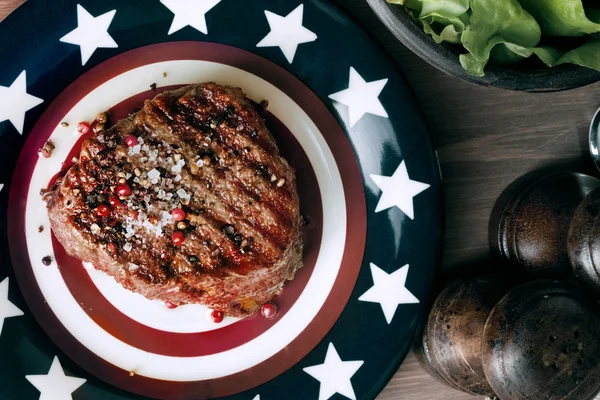 Bife americano pimentão vermelho, sal marinho, grill, churrasco, Americanos, bandeira, nacional — Fotografia de Stock