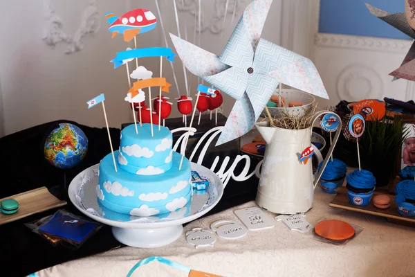 mastic cake birthday beautiful decor decorated decoration plate pilots planes sky clouds children