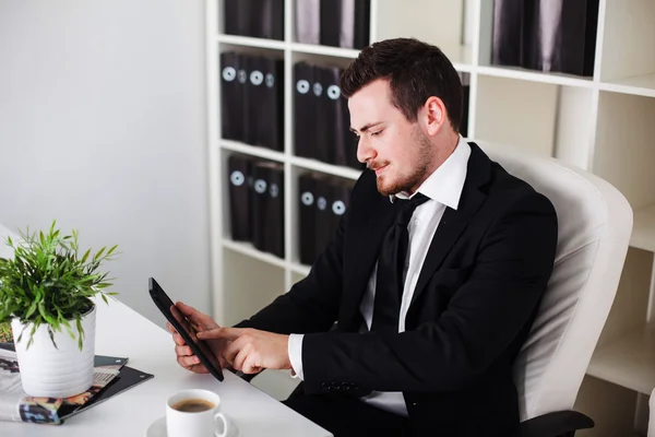 Business man in the office — Stock Photo, Image