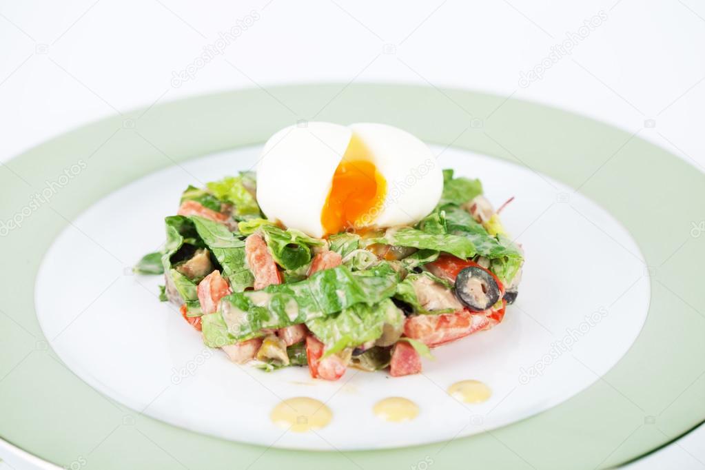 vegetable salad with poached egg