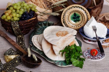 bir natürmort İsrail tarzı içinde kalın pide