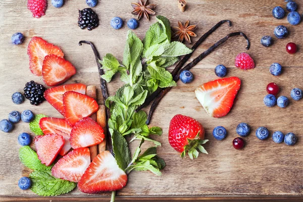 Unusual still life with slices of strawberries — Stock Photo, Image