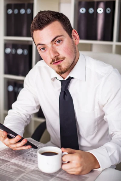 Business man Tablet — Stock Photo, Image