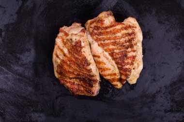 Izgara tavuk bacağı kalça bacak, kalça, izole kanat