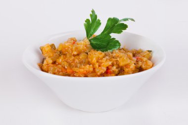 Squash havyar izole beyaz zemin üzerine Moskova'da maydanoz ile