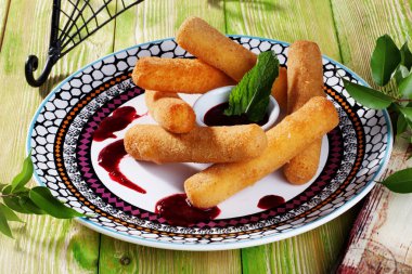 peynir ekmekli nane kızılcık sosu natürmort, güzel, ahşap masa, Provence sopa