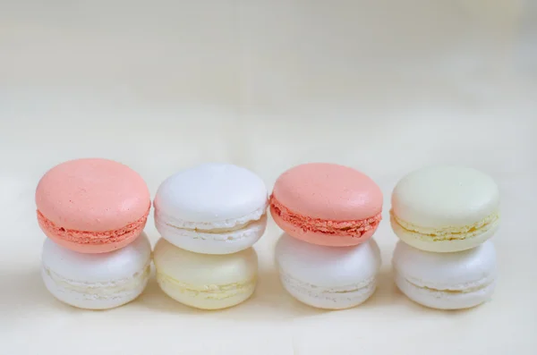 Macarons gekleurde in pastel kleuren — Stockfoto