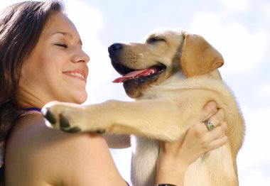 köpeğini açık havada dinlenme ile kız