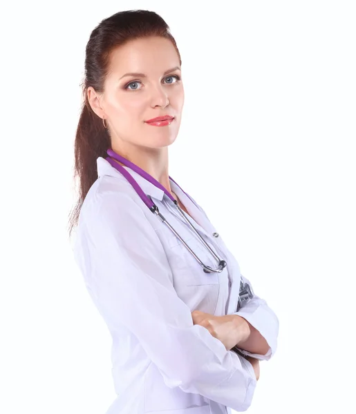 하얀 코트를 입고 병원에 서 있는 젊은 여자 의사의 모습 — 스톡 사진