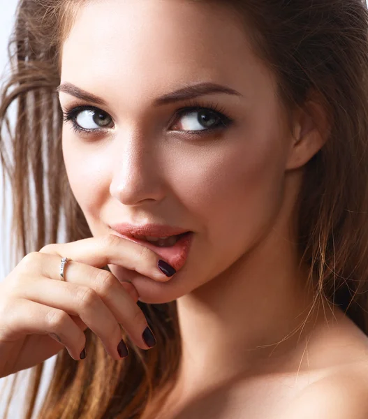 Close up ritratto di bella faccia giovane donna. — Foto Stock
