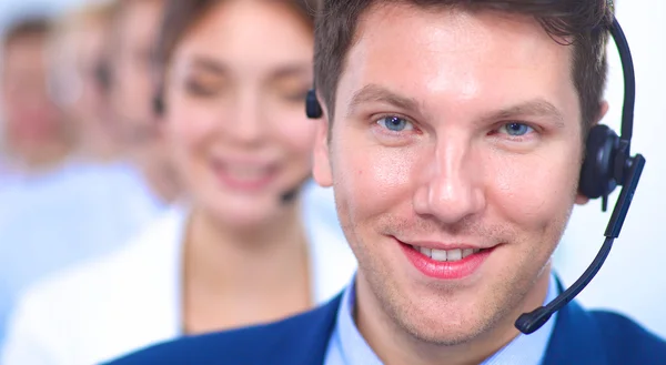 Attraente positivo giovani imprenditori e colleghi in un ufficio call center — Foto Stock