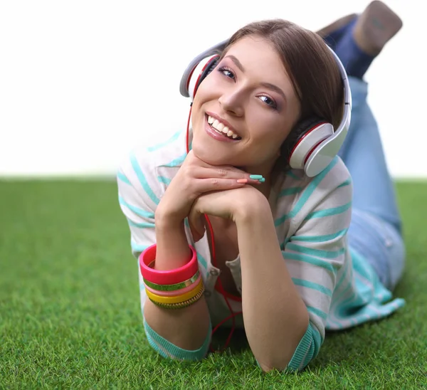 Femme écoutant la musique — Photo