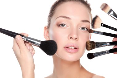 genç kadın ile fırça alıp yapmak