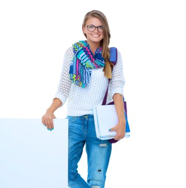 Boş tahta işaret eden güzel öğrenci kadın