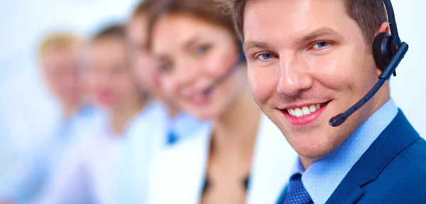 Atraente Sorrindo positivo jovens empresários e colegas em um escritório de call center — Fotografia de Stock