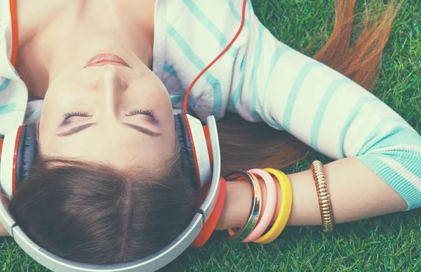 Woman listening to the music — Stock Photo, Image