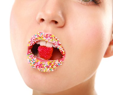 Kadının dudakları tatlı tatlı şeker