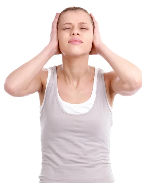 Mladá žena s bolesti hlavy na bílém pozadí — Stock fotografie