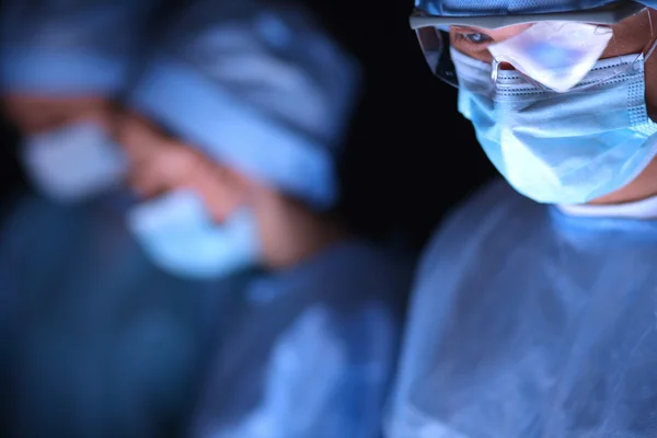Teamchirurg aan het werk bij de operatie — Stockfoto