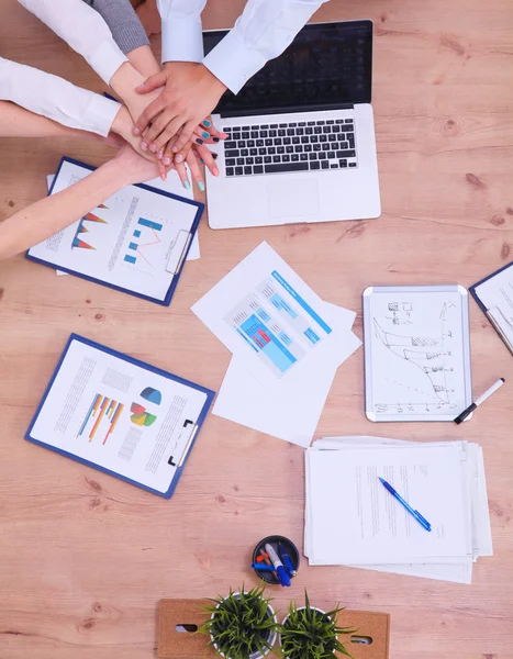 Business team met handen bij elkaar - teamwork concepten — Stockfoto