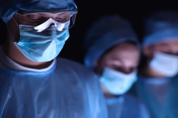 Team surgeon at work in operating — Stock Photo, Image