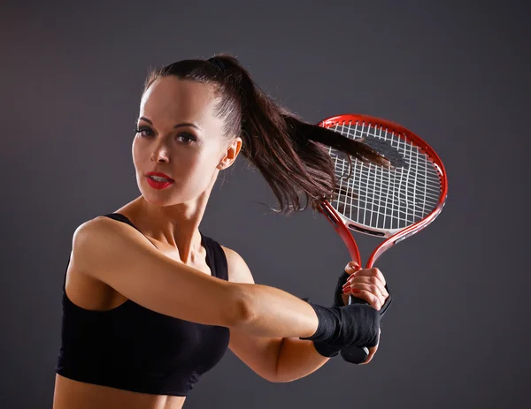 Jugadora de tenis con raqueta lista para jugar al tenis — Foto de Stock