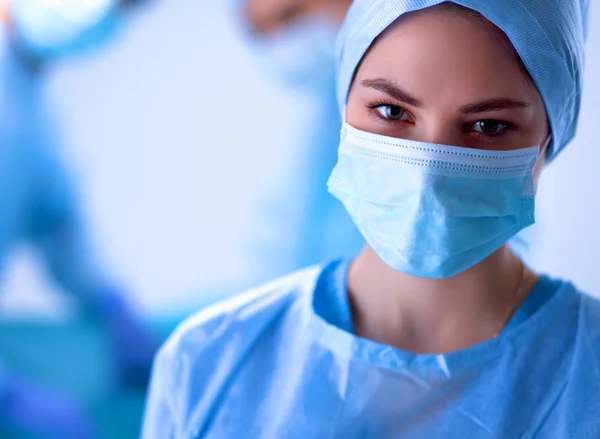 Ekip cerrahı ameliyathanede..