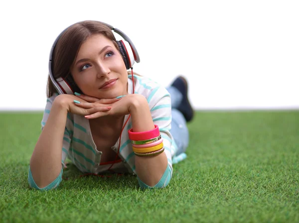 Mulher ouvindo a música — Fotografia de Stock