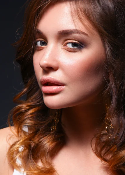 Close up portrait of beautiful young woman face. — Stock Photo, Image