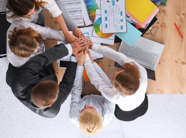 El ele tutuşan iş ekibi - takım çalışması kavramları