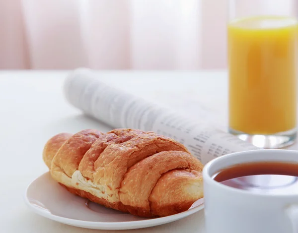 Croissants, coffee, orange juice . — Stock Photo, Image