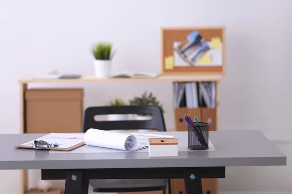 Arbeitsplatz im Büro, Schreibtisch mit Dokumenten — Stockfoto