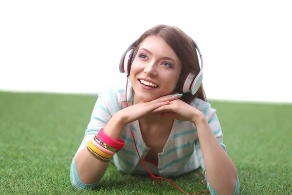 Mulher ouvindo a música — Fotografia de Stock