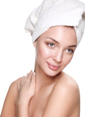 hombre que trabaja en el gimnasio