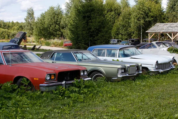 Old Abandoned Rusty Vehicles Crushed Cars Junkyard Cars Recycling Concept — Stock Photo, Image