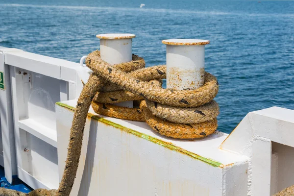 Mooring bollard with fixed rope on the ship — Stock Photo, Image