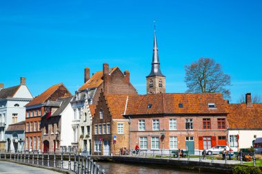 Panorama kanal ve geleneksel evlerde renkli: Brugge, Belguim