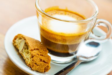 Macchiato kahve cam Kupası ve çocuk oyuncağı