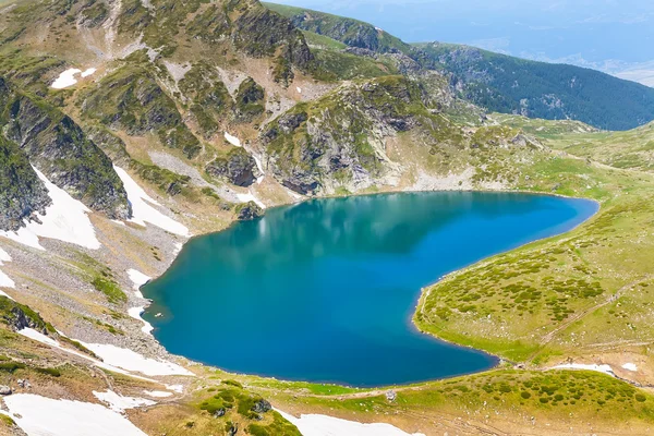 Бабрека, одно из семи озер Рила, Болгария — стоковое фото
