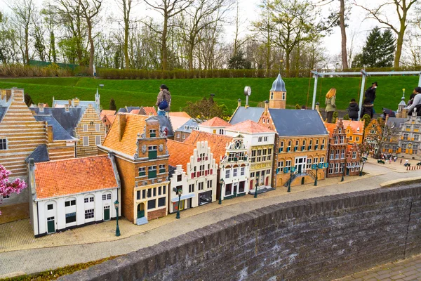 Madurodam, miniatyr park och turist attraktion i Haag, Nederländerna — Stockfoto