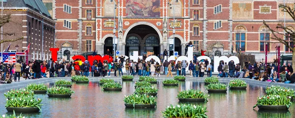 İnsanların önünde yazma, ben amsterdam ' daki Museumplein, Rijksmuseum, Hollanda
